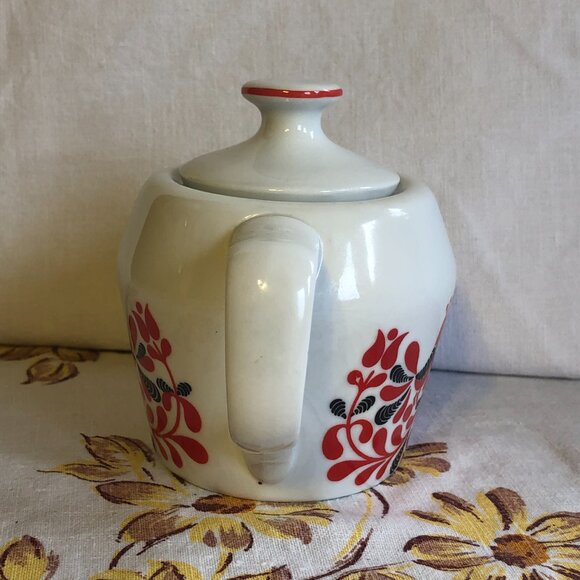 Vintage Hollohaza White with Red Rooster Small Ceramic Teapot or Creamer Hungary - Picture 2 of 7